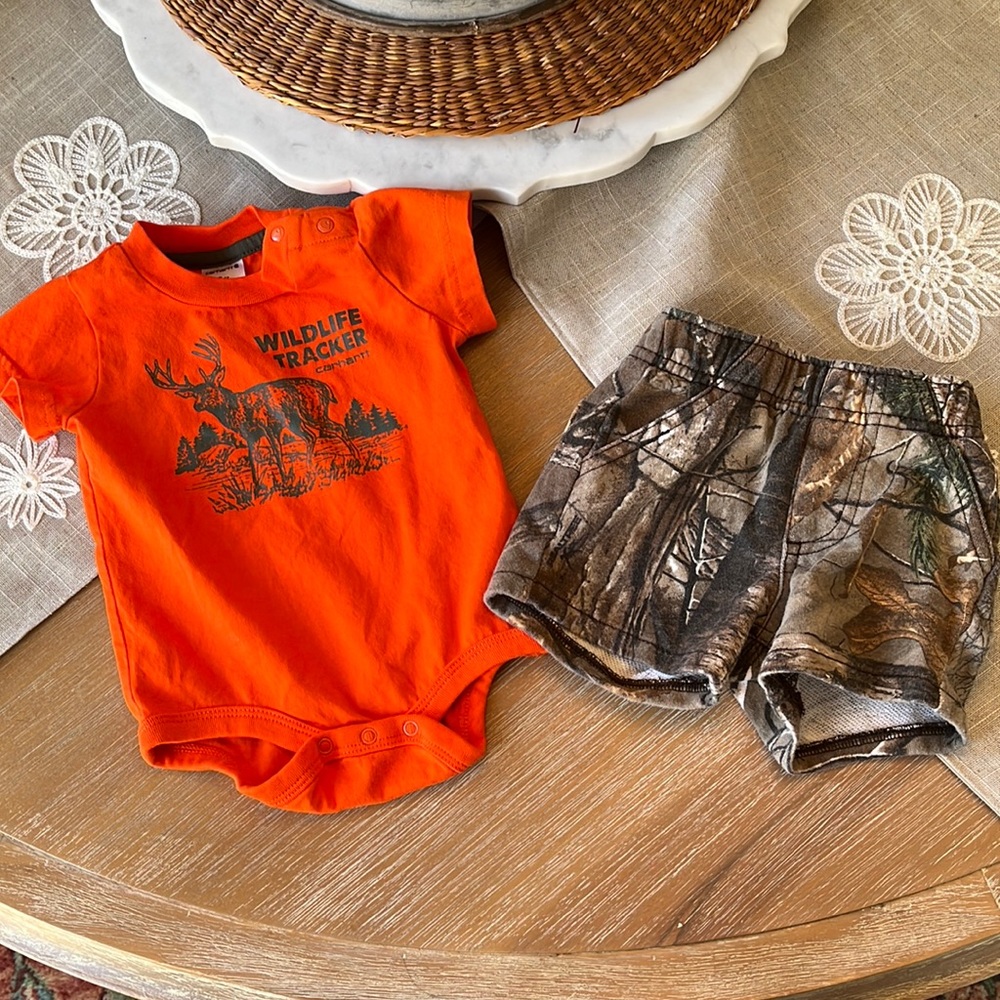 Carhartt baby boy camo set (like new)- perfect for your little hunter!